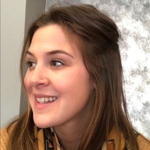 Meet your Posher, Laura